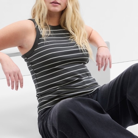 GAP High Neck Ribbed Tank Top Woman’s Large NWOT - Picture 1 of 11